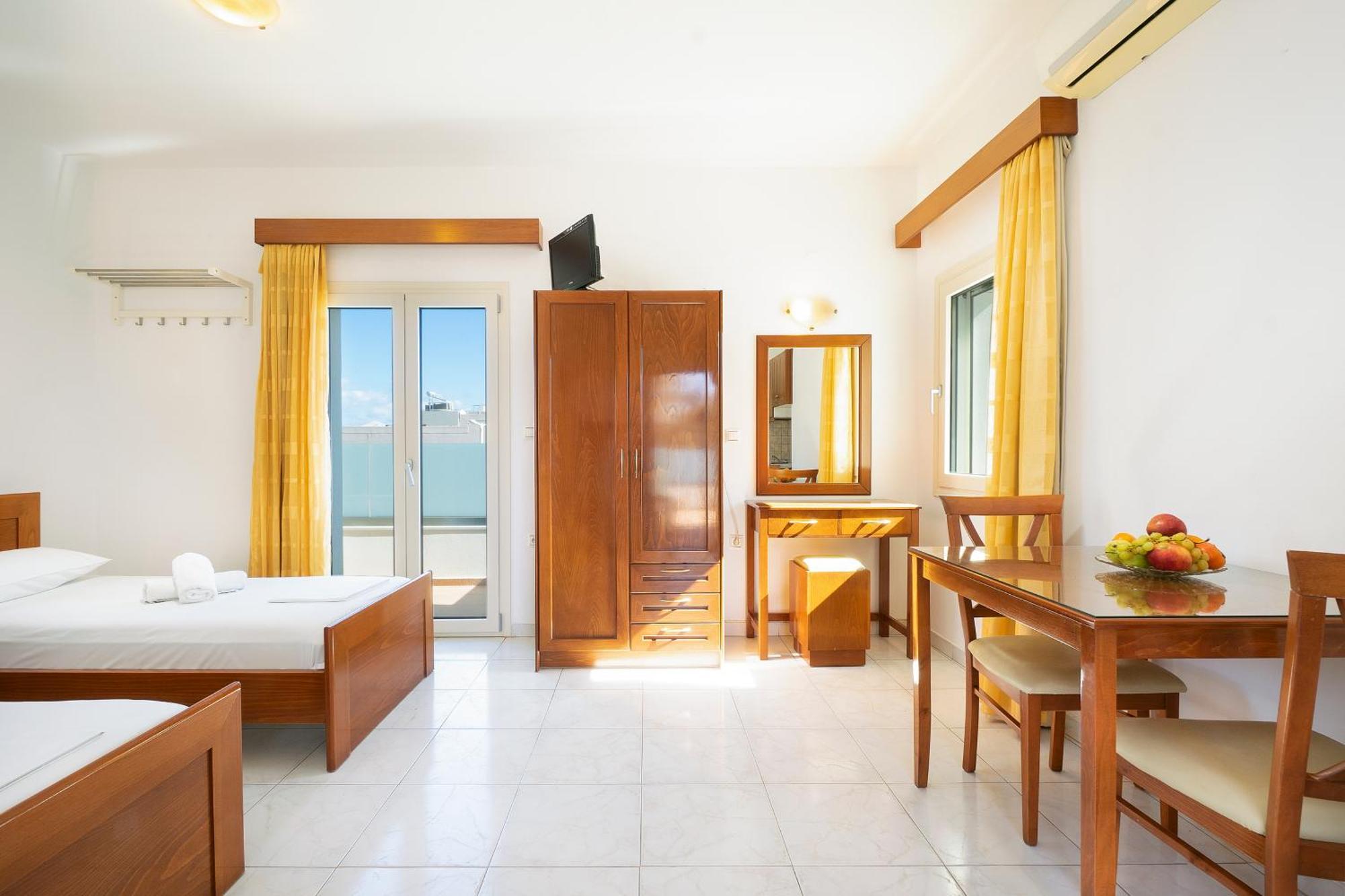 Aparthotel Georgina à Agia Marina Extérieur photo