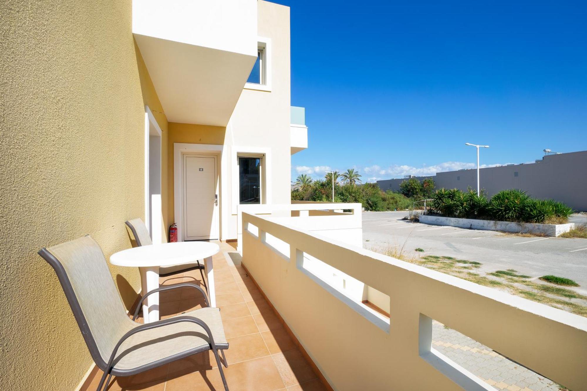 Aparthotel Georgina à Agia Marina Extérieur photo