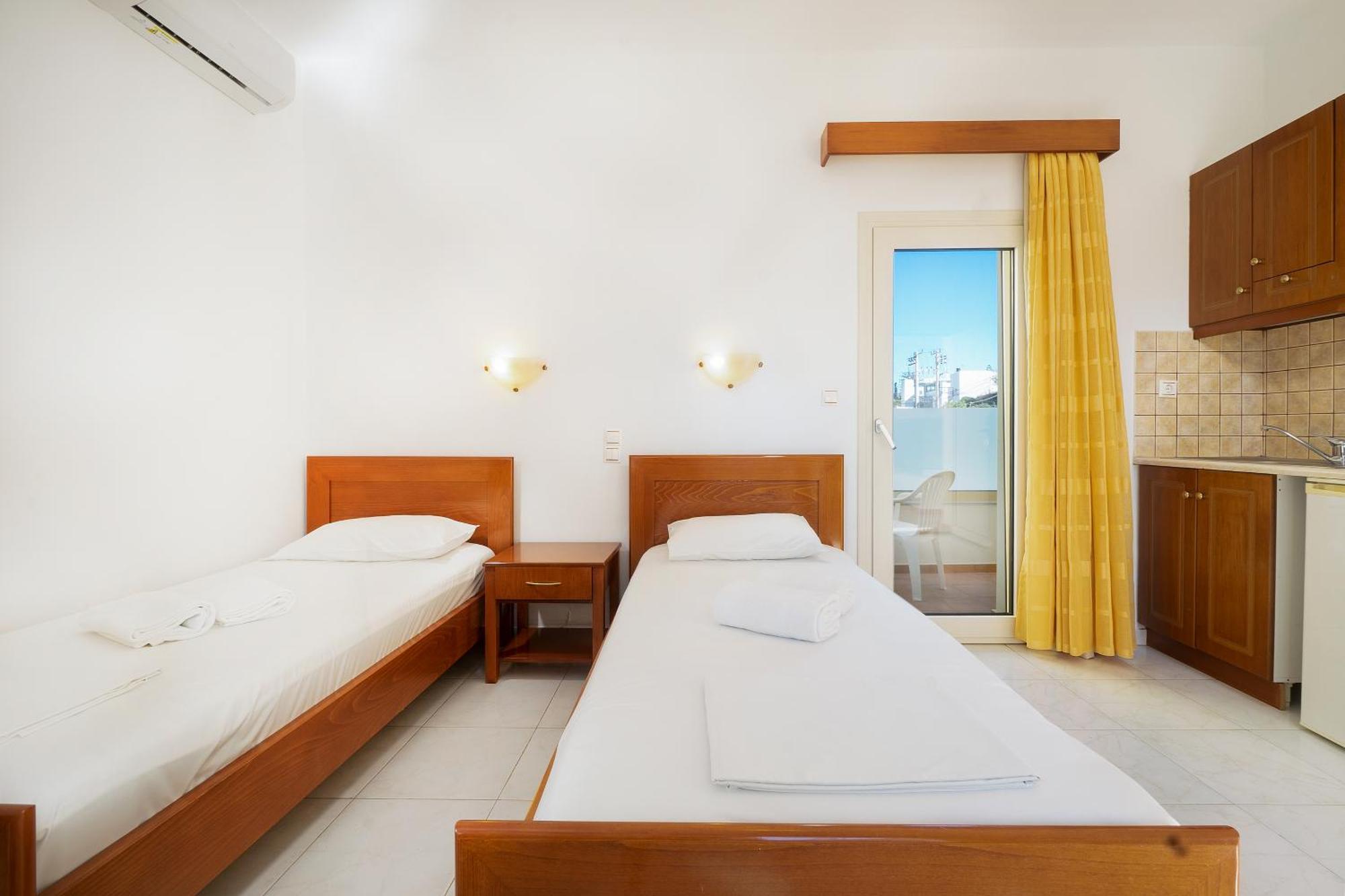 Aparthotel Georgina à Agia Marina Extérieur photo