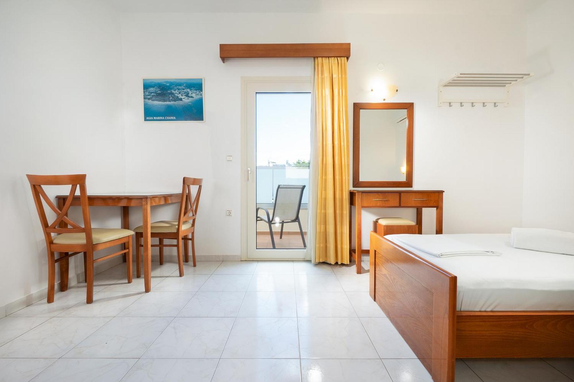Aparthotel Georgina à Agia Marina Extérieur photo