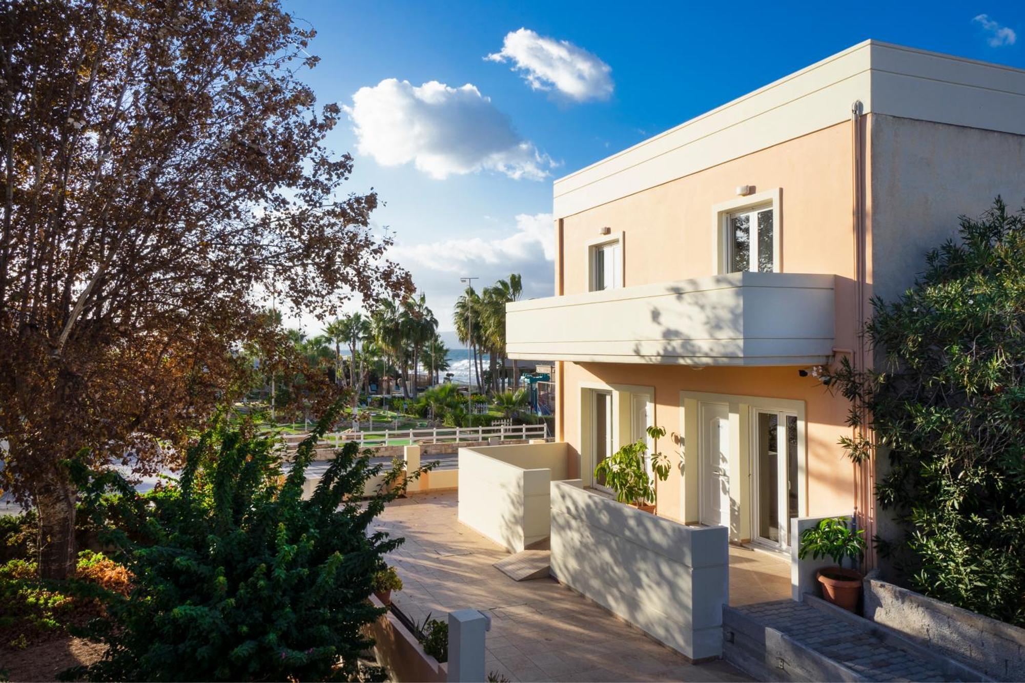 Aparthotel Georgina à Agia Marina Extérieur photo